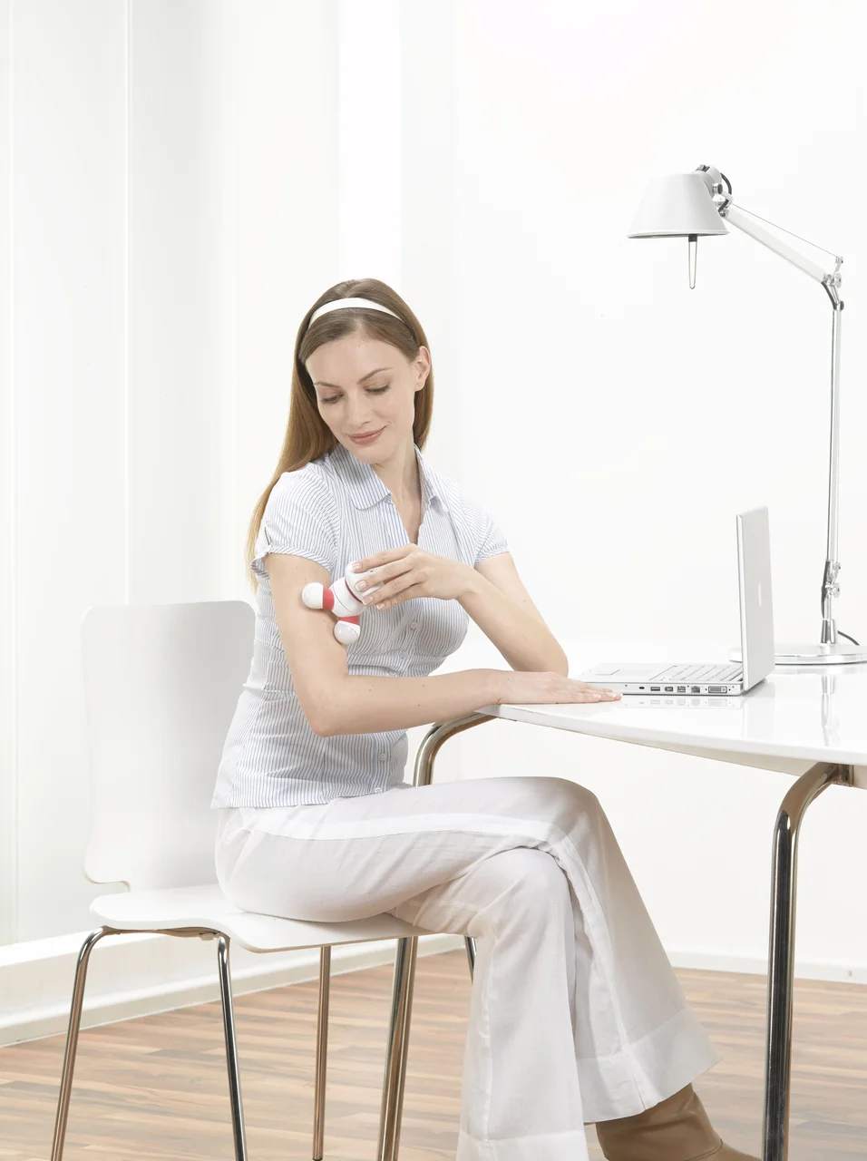 Массажер для тела вибрационный MG 16 Red Beurer