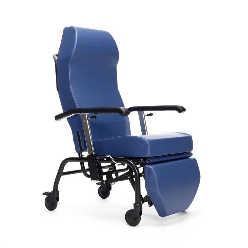 Гериатрическое кресло Normandie Vermeiren (Версия с подножкой, столик, 4 колеса)